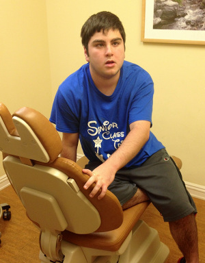 Clayatdentist20130716_300